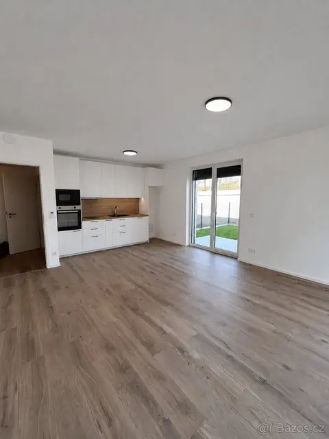 Pronájem 2kk s předzahrádkou 82m BEZ PROVIZE RK