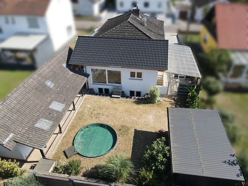 Prodej domu 236 m², pozemek 571 m², Am Sträßel 17, Lustadt
