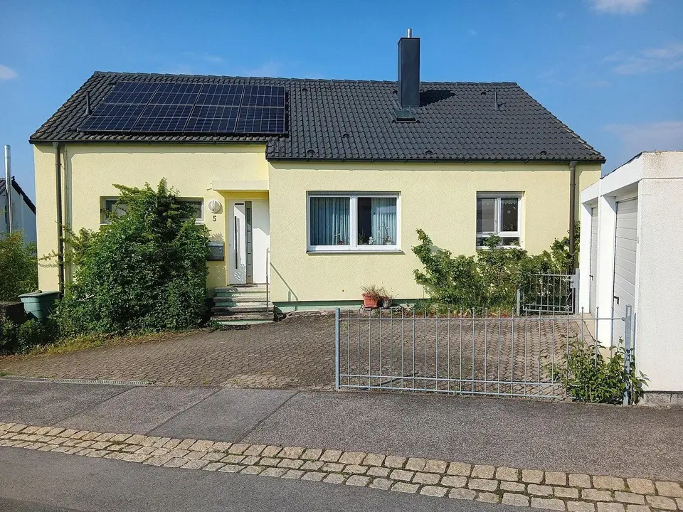 Prodej domu 181 m², pozemek 670 m², Ahornweg 5, Memmelsdorf