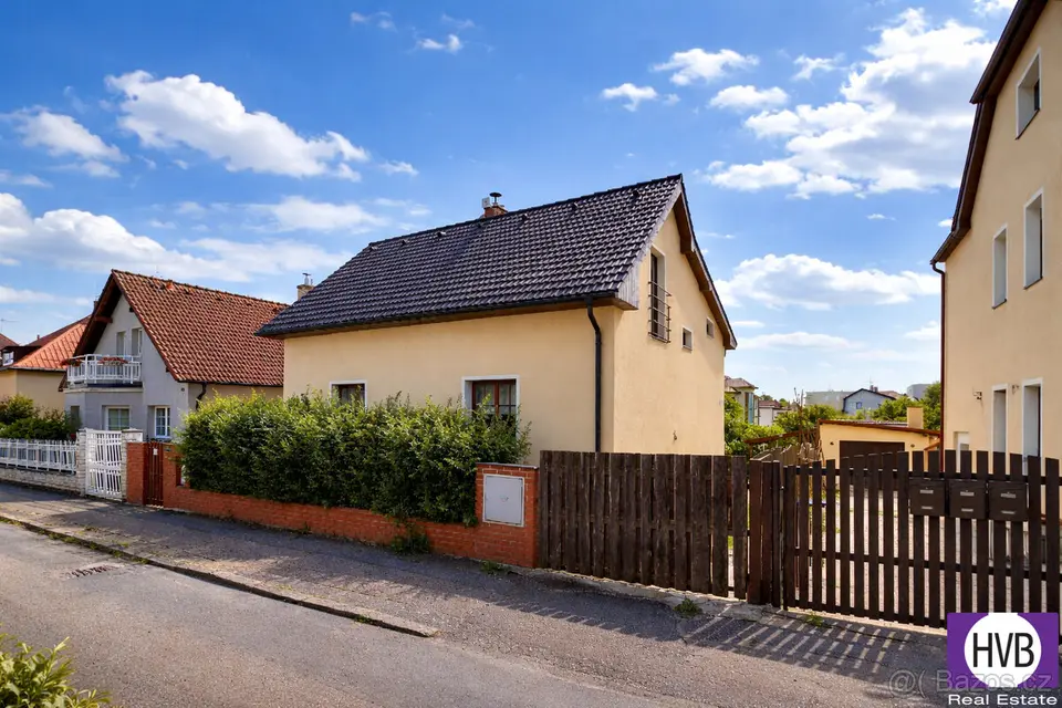Pronájem rodinného domu 4+kk 174 m2, zahrada 404 m2, Úvaly,