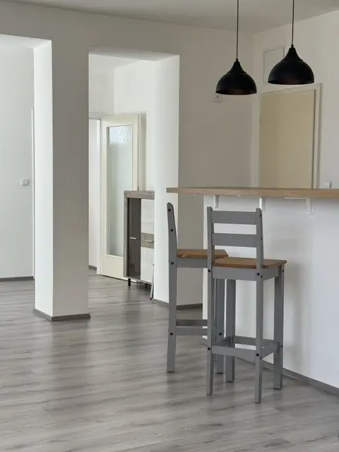 K pronájmu pěkný, velký byt 2+KK